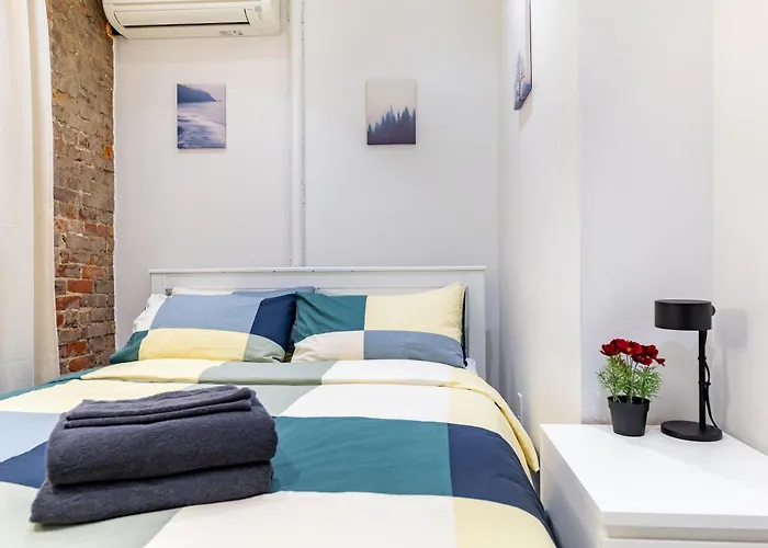2 Bedroom Luxury Unit In The Heart Of Manhattan
