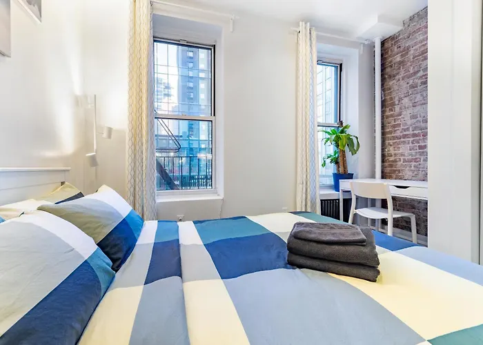 2 Bedroom Luxury Unit In The Heart Of Manhattan